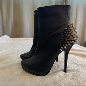 NEW Givanno Black Spike Bootie Heels, Size 36